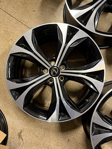 20" оригинальные диски Lexus/Toyota 5x114,3 + датчики (6 фото из 8)