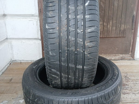 215/45/16 Kumho Ecsta
