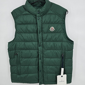 Moncler Barthe down vest size 2, original