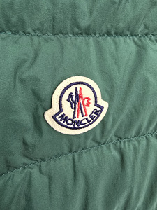 Moncler Barthe пуховый жилет размер 2, оригинал (2 фото из 6)