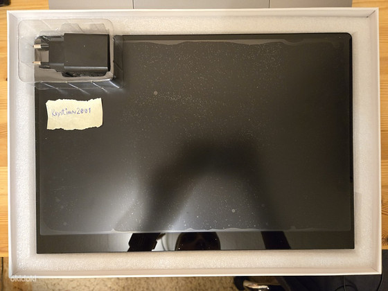 16" kaasaskantav OLED monitor 2880x1800 120Hz