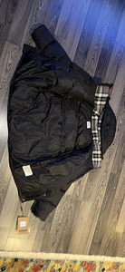 Burberry пуховик (3 фото из 5)