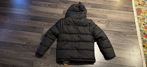 Burberry пуховик (5 фото из 5)