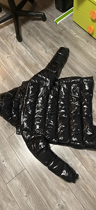 Moncler пуховик (4 фото из 4)