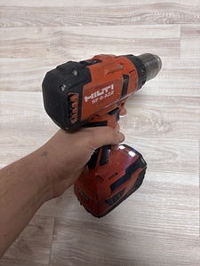 Hilti аккумуляторные комплекты с АКБ и зарядками (3 фото из 8)