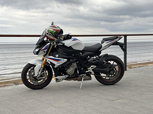 BMW S 1000 R (2 foto / 6)