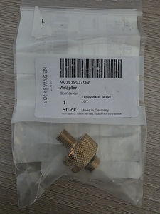OEM adapter V03839037 QB lämmastiku pumpamiseks õhkvedrustusse (1 foto / 2)