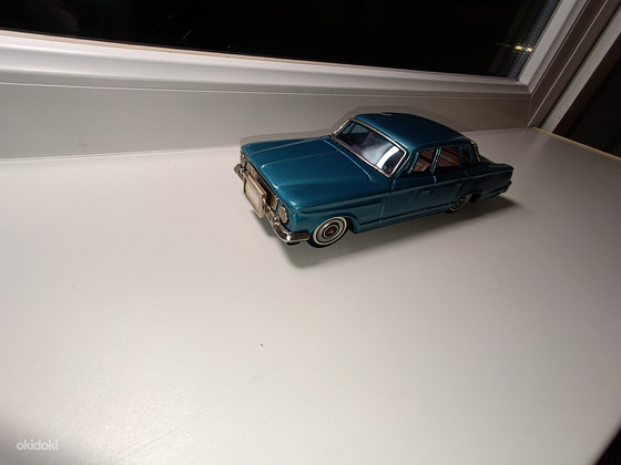 Mudel 1:25 Tin Friction PLYMOUTH VALIANT 1961 8 1/4" pikk B