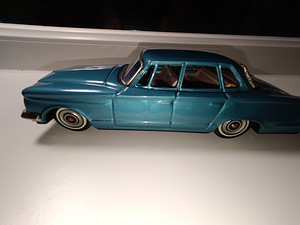 Mudel 1:25 Tin Friction PLYMOUTH VALIANT 1961 8 1/4" pikk B (6 foto / 9)