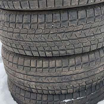 17 " Yokohama зимние шины 215 65 17 4шт