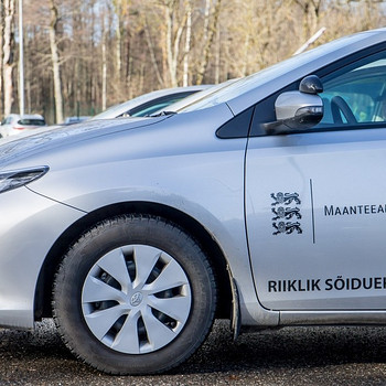 Tõlk autojuhieksamil (EST → RU)