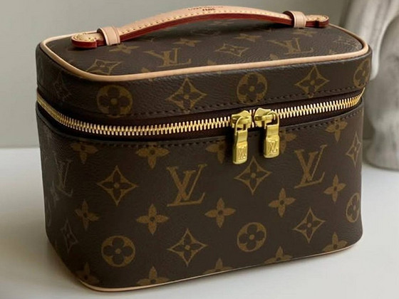 Nice BB LV Monogram Vanity case for makeup