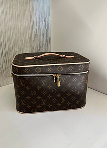 Nice BB LV Monogram Vanity case for makeup (2 foto / 2)