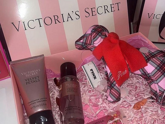 Kingituskarp, komplekt Victoria’s Secretilt.