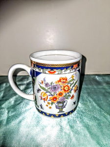 Kolkektsiooni tee-kohviruusid portselaanist 350-200 ml (6 foto / 10)