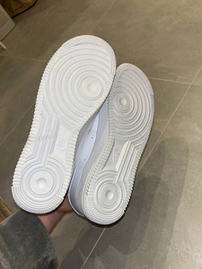 Nike Air Force 1 Supreme (2 фото из 7)