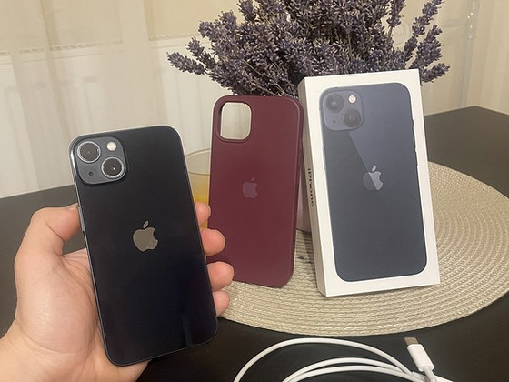 iPhone 13 128GB Midnight Color