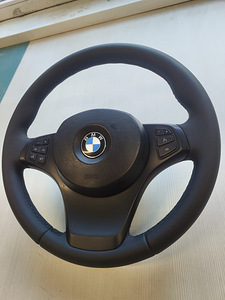 Руль X5 e53 с новой кожей (2 фото из 4)