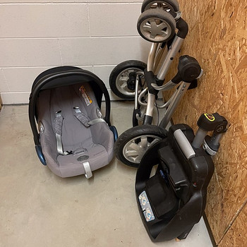 Автокресло Maxi-Cosi, база ISOFIX EasyFix и рама для коляски