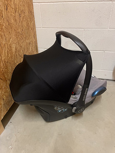 Автокресло Maxi-Cosi, база ISOFIX EasyFix и рама для коляски (2 фото из 7)