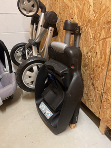 Автокресло Maxi-Cosi, база ISOFIX EasyFix и рама для коляски (5 фото из 7)