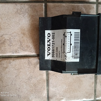 M: Volvo lisasoojenduse juhtplokk 30661721