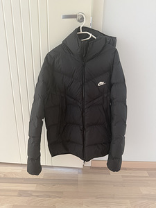 NIKE куртка (1 фото из 5)