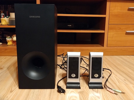 Компьютерные колонки Logitech 2.1 с сабвуфером Samsung