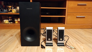 Logitech 2.1 arvutikõlarid Samsung subwooferiga (1 foto / 3)
