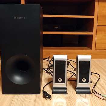 Logitech 2.1 arvutikõlarid Samsung subwooferiga