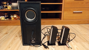 Logitech 2.1 arvutikõlarid Samsung subwooferiga (2 foto / 3)
