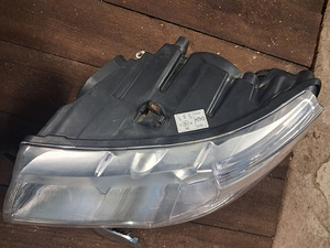 Продам фары на Skodu SUPERB 2 (5 фото из 6)