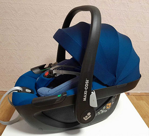 Maxi-Cosi Pebble 360 + 2 базы ISOFIX 2wayfix Maxi-Cosi (2 фото из 5)