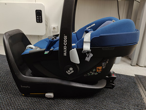 Maxi-Cosi Pebble 360 + 2 базы ISOFIX 2wayfix Maxi-Cosi (5 фото из 5)