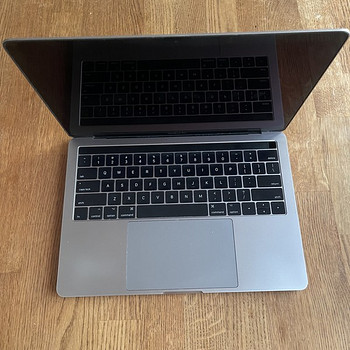 Apple MacBook Pro 13” (2017) – 8 ГБ ОЗУ, 256 ГБ SSD