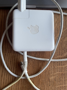 Apple MacBook Pro 13” (2017) – 8GB RAM, 256GB SSD (7 foto / 7)