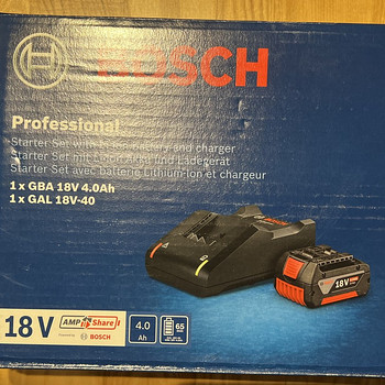 Комплект зарядное устройство BOSCH Pro + аккумуля