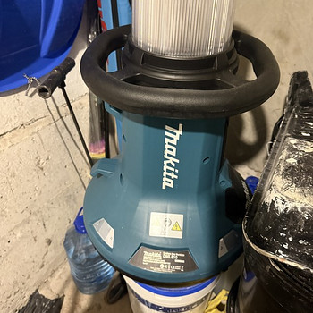 Müüa MAKITA DML810 valgusti