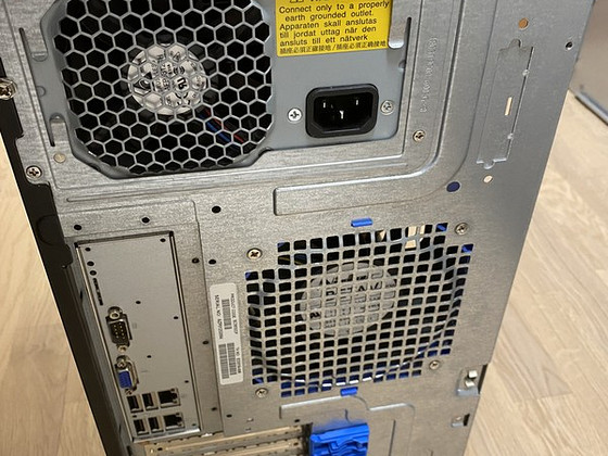 Intel SC5650UP Desktop Server Intel