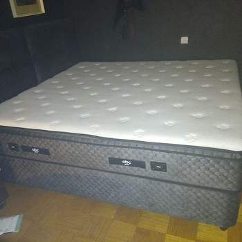 Кровать