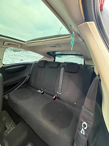 Citroen C4 1.6 bensiin 2005, automaat, panoraamkatus (12 foto / 14)