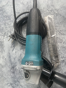 Makita GA5030R (2 foto / 4)