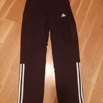 Adidas spordipüksid, uued, suurus 140 cm