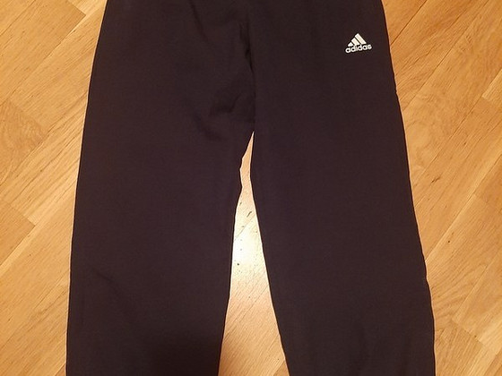 Новые спортивные штаны Adidas, размер 128 см