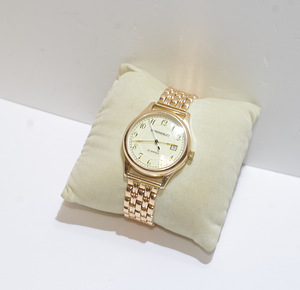 Kuldsed H.Moser & Cie Miyota 8215 käekellad,585 pr. 83.84 gr (1 foto / 5)