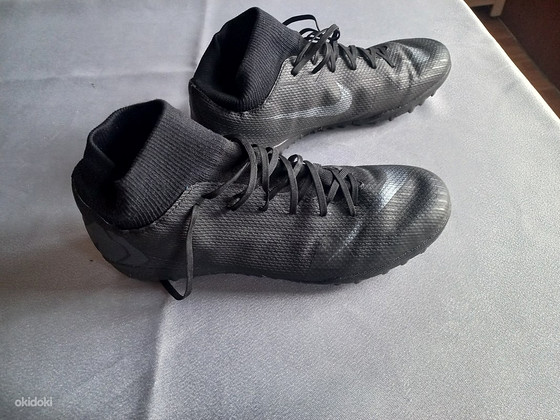 Nike jalgpallisaapad / puutsad