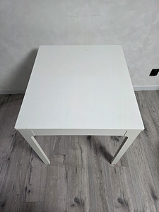 Ikea стол (3 фото из 6)