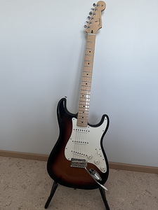 Fender Player Stratocaster - 3-Color Sunburst (1 фото из 4)