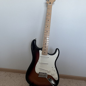 Fender Player Stratocaster - 3-Color Sunburst