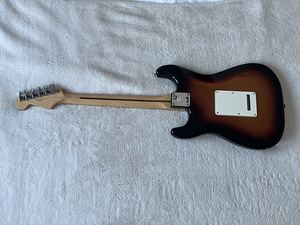 Fender Player Stratocaster - 3-Color Sunburst (3 фото из 4)